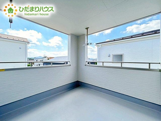 【バルコニー】 | 第1笠間市笠間　新築戸建　3号棟 | 広々としたバルコニーは、大量の洗濯物を干しても余裕！お布団だって、家族全員分をいっきに干せますね(^O^)
