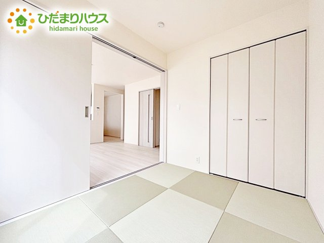 【和室】 | 第1笠間市笠間　新築戸建　3号棟 | 客間としてもお子様のプレイルームとしてもご活用頂けます。将来は寝室としても利用でき二階に上がらず生活導線を作ることができ大変重宝するスペース！