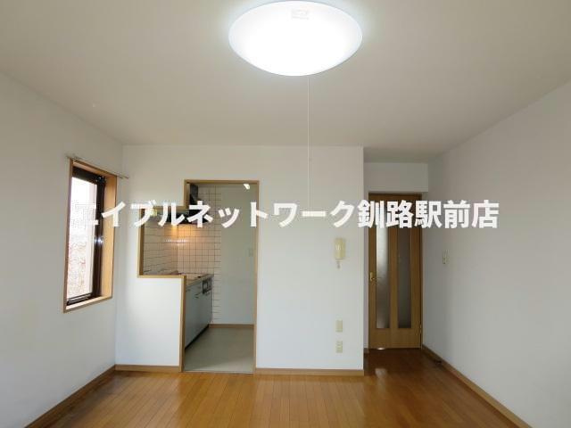 ビラ新釧路の居間・リビング