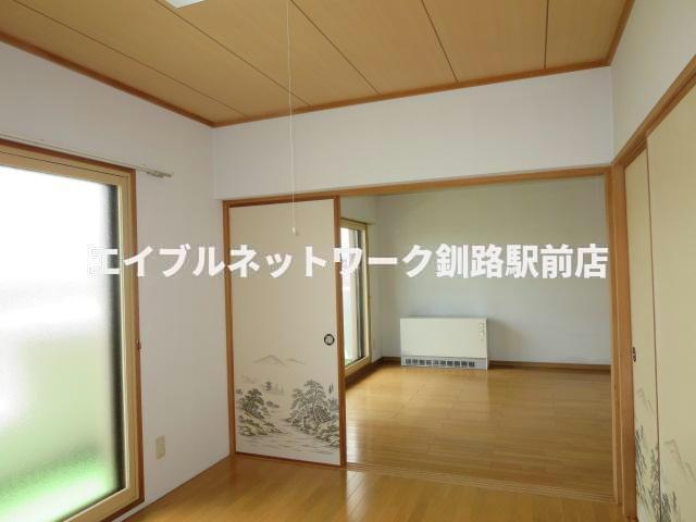 ビラ新釧路の居間・リビング