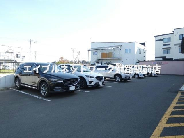 ビラ新釧路の駐車場