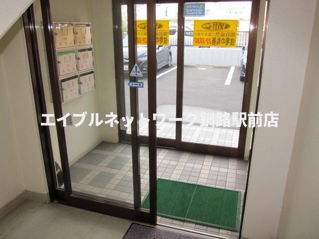 ビラ新釧路のエントランス