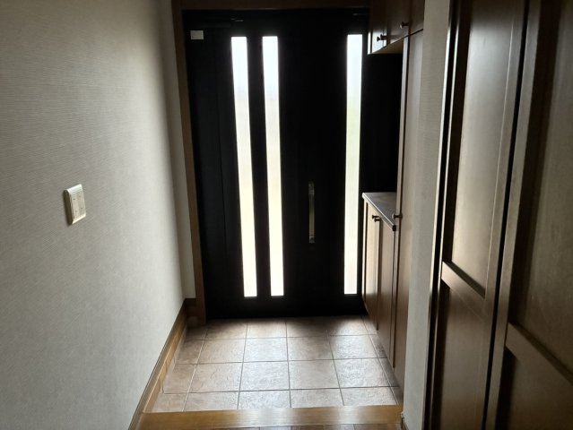 【玄関】 | 瀬戸市西長根町／積水ハウス／フルリフォーム物件 | 収納の多い玄関♪