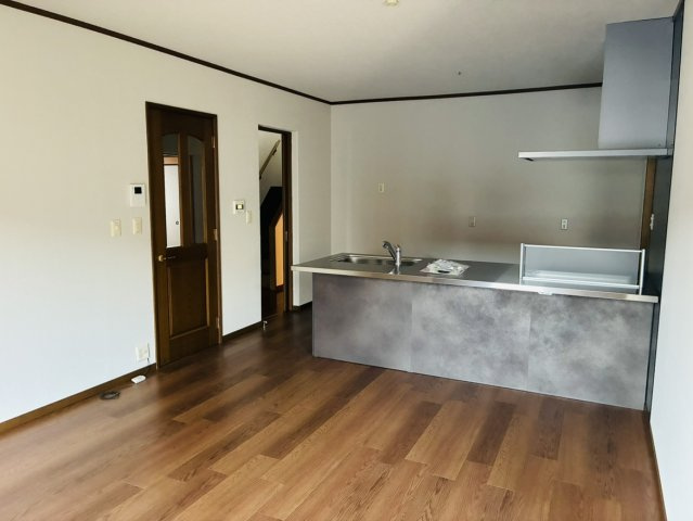 【キッチン】 | 瀬戸市西長根町／積水ハウス／フルリフォーム物件 | フルリフォーム済み物件！！
綺麗な内装・設備で
そのまま住むことができます♪