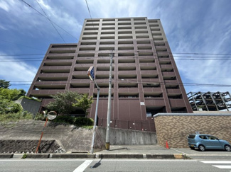 【外観】 | 西鉄二日市駅まで徒歩11分の好立地。徒歩圏内にお買い物施設も充実しており暮らしやすいエリアです