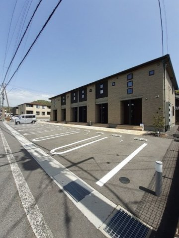 ノイ・リュミエール　Ⅰの駐車場