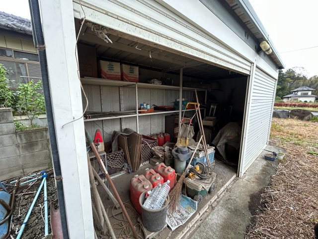 前橋市橋鼻毛石　中古戸建ての収納