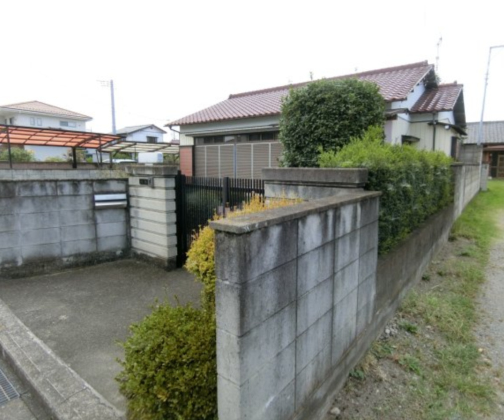 高崎市南新波町　【売土地・解体更地渡し】の外観|きれいな外観です