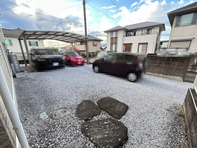 【吹抜】伊勢崎市市場町1丁目　中古住宅の駐車場