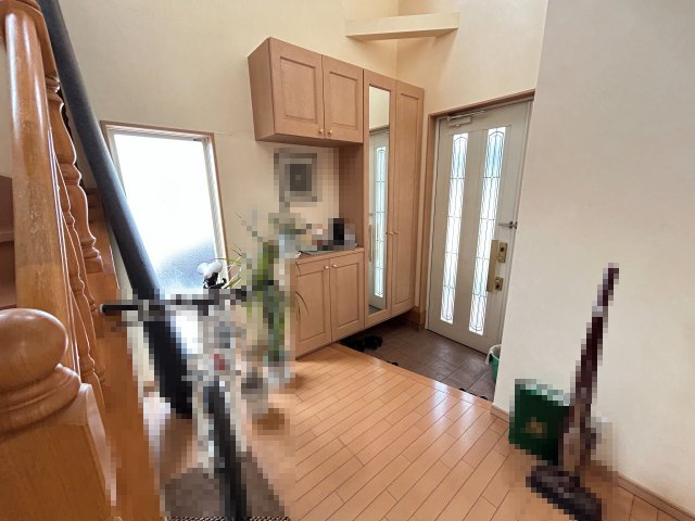 【吹抜】伊勢崎市市場町1丁目　中古住宅の玄関