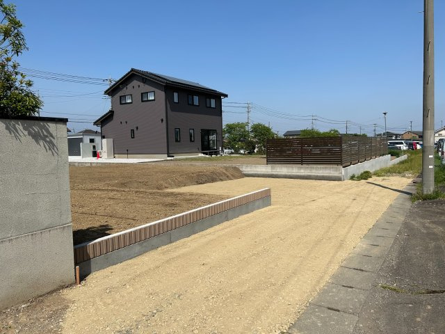 安中市磯部三丁目売地の前面道路含む現地写真