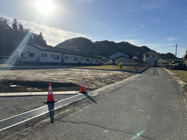 富岡市上高瀬分譲地の前面道路含む現地写真|前面道路を含む現地写真