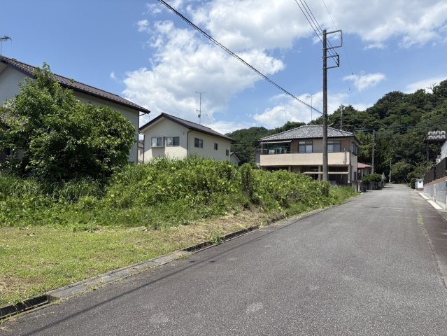 富岡市下黒岩の売地の前面道路含む現地写真