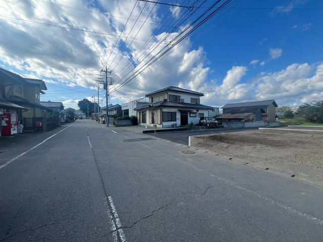 富岡市宮崎分譲地②区画の前面道路含む現地写真