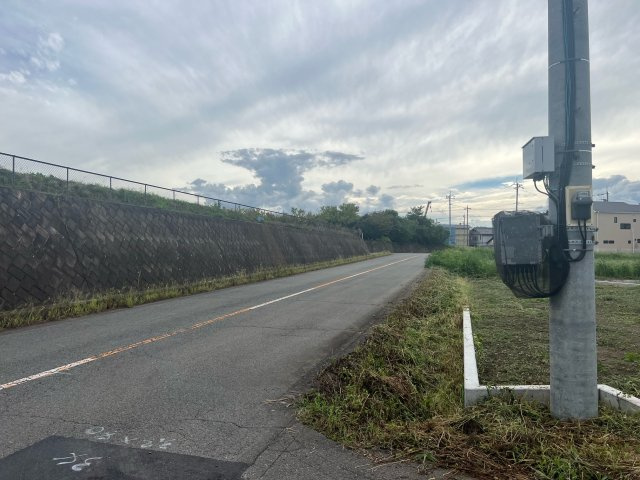 富岡市宇田分譲地の前面道路含む現地写真