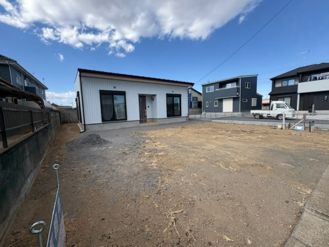 千代田町舞木新築平家建ての駐車場