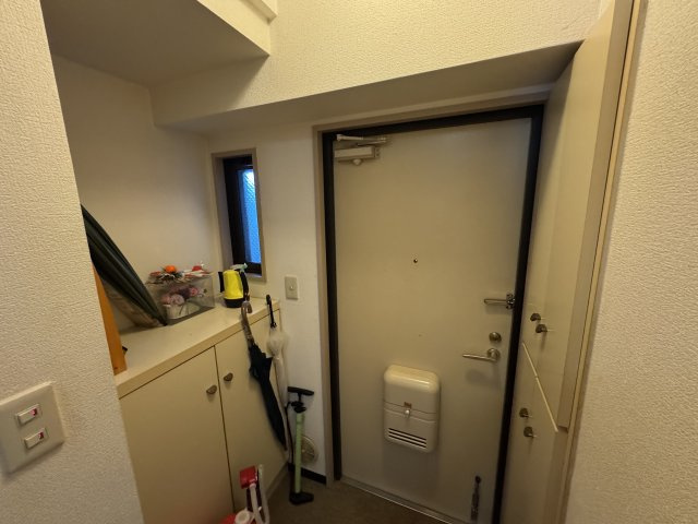 -三丁目不動産-シティホームズ行田弐番館-の玄関
