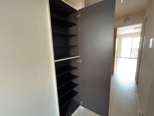 シュトラーセの収納|下駄箱