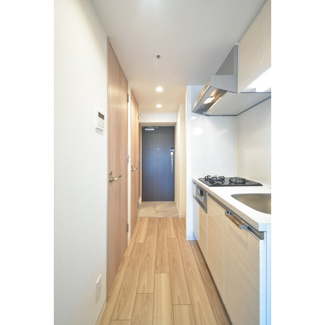 【玄関】 | アドバンス大阪ストーリア | 明るい玄関です