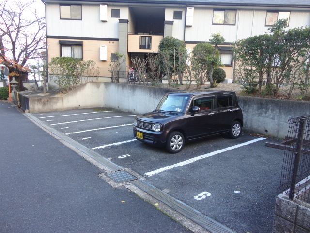 パセオみささぎ　Ａ棟の駐車場
