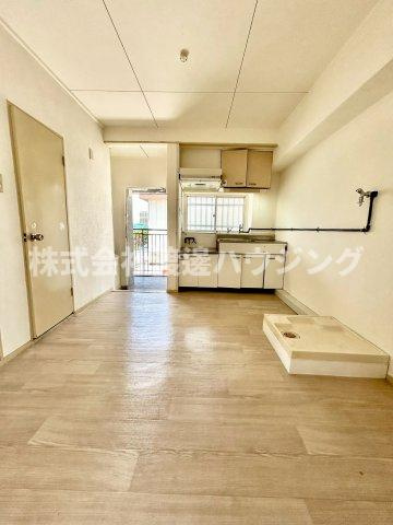 江坂はなヴィラの居間・リビング