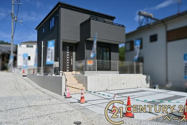 リーブルガーデン中町 ２号棟 ／新築一戸建の外観|■現地撮影写真■耐震等級３の地震に強い安心の邸宅！雨で汚れを洗い流してくれるセルフクリーニング機能付き外壁！お気軽にお問い合わせください！■