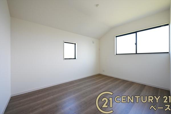 リーブルガーデン中町 ２号棟 ／新築一戸建の洋室|■現地撮影写真■明るい雰囲気の洋室です！