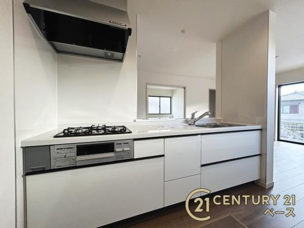 リーブルガーデン東辻 ３号棟 ／新築一戸建の内観：施工例|■収納力と使いやすさを追求したシステムキッチンです！■