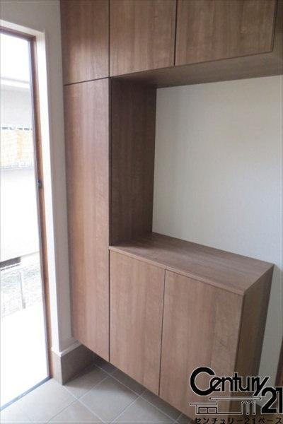 ファーストタウン服部 ／新築一戸建の内観：施工例|■玄関には大容量シューズボックスを完備！■