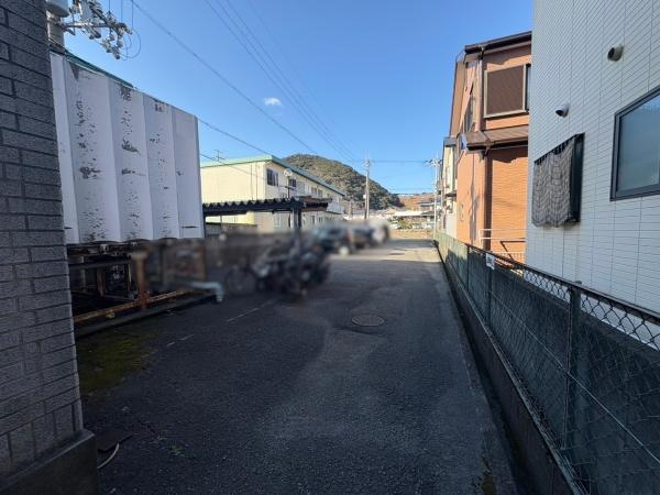 コスモ栄谷　オーナーチェンジ物件の駐車場