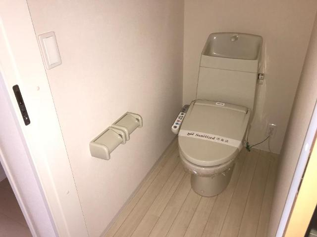 ユニヴァリィ　コンフォルトのトイレ|シャワー付トイレ