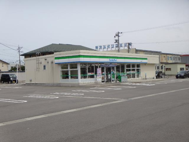 ユニヴァリィ　コンフォルトの周辺|ファミリーマート射水手崎店まで193ｍ