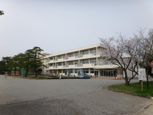 ユニヴァリィ　コンフォルトの周辺|射水市立小杉小学校まで1,322ｍ