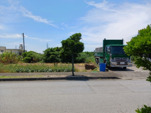 【前面道路含む現地写真】