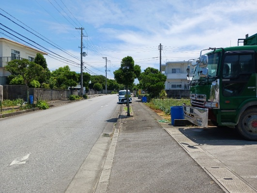 【前面道路含む現地写真】