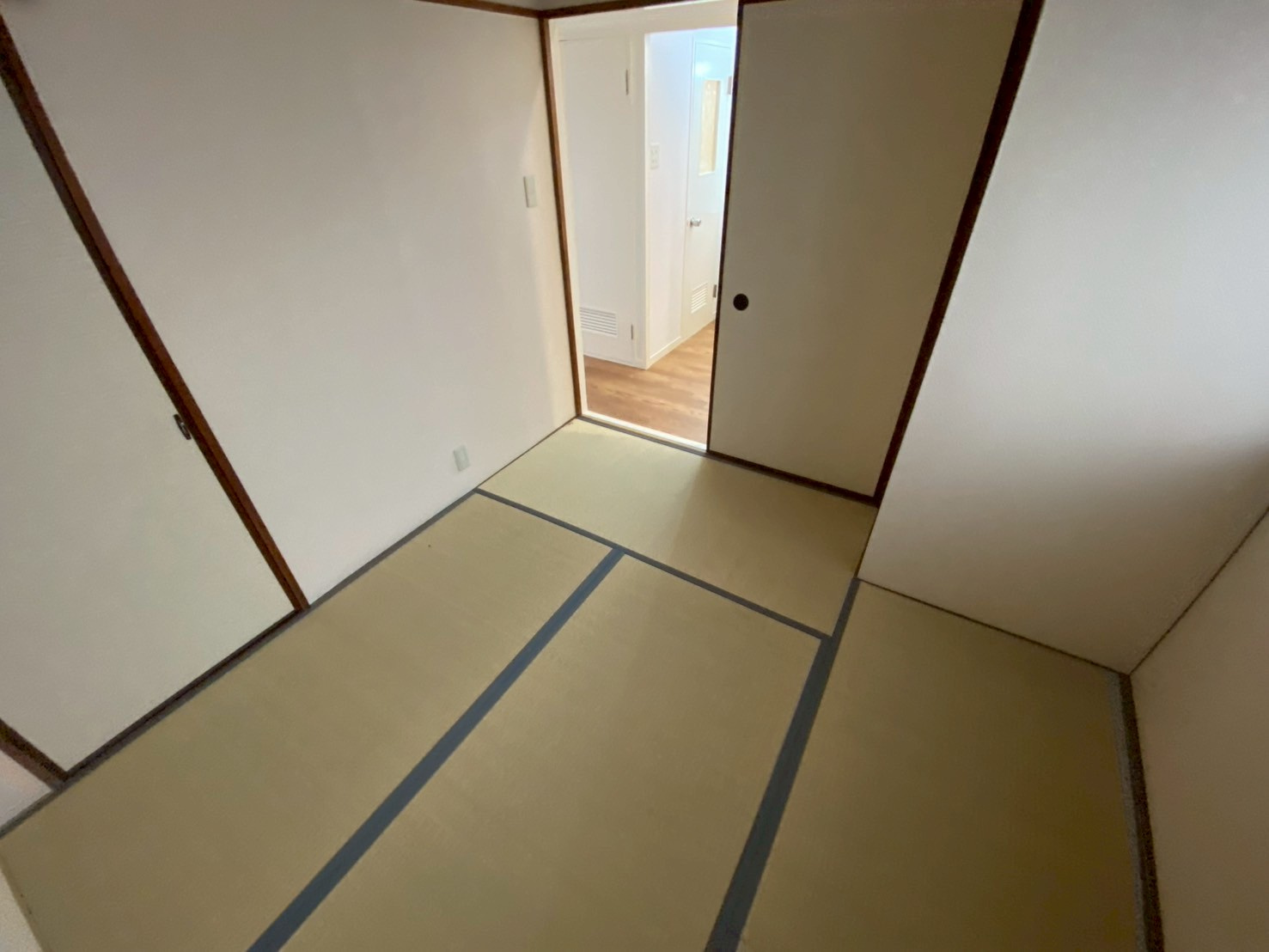 メゾン本山の和室