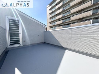 【バルコニー】 | 神戸市兵庫区金平町一丁目　新築戸建 | ルーフバルコニーは多目的に使えます♪