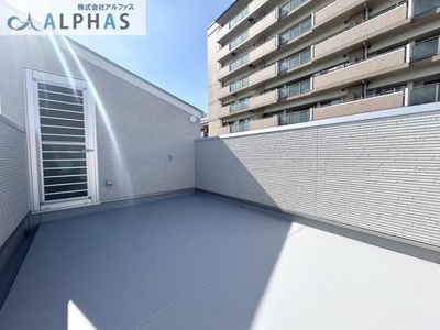 【バルコニー】 | 神戸市兵庫区金平町一丁目　新築戸建 | ルーフバルコニーは多目的に使えます♪