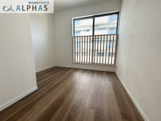 【洋室】 | 神戸市兵庫区金平町一丁目　新築戸建 | 3階洋室約4.5帖♪