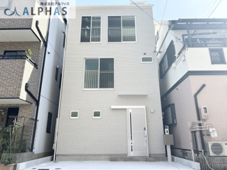 【外観】 | 神戸市兵庫区金平町一丁目　新築戸建 | 神戸市営地下鉄海岸線「御崎公園」駅まで徒歩約2分♪
駐車1台可能♪※車種による