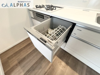 【キッチン】 | 神戸市兵庫区金平町一丁目　新築戸建 | 食後の片付けがはかどる食器洗浄乾燥機付♪