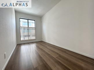 【洋室】 | 神戸市兵庫区金平町一丁目　新築戸建 | 3階洋室約5.4帖♪