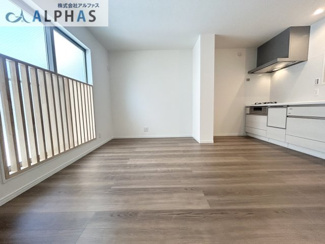 【居間・リビング】 | 神戸市兵庫区金平町一丁目　新築戸建 | 家族団らんの時間も増えそうなくつろぎのＬＤＫです♪