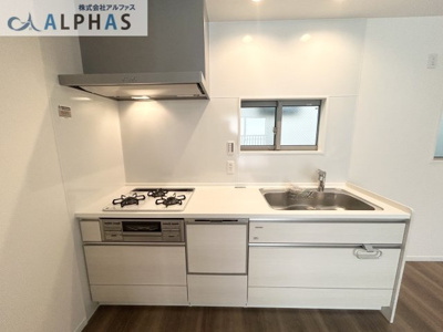 【キッチン】 | 神戸市兵庫区金平町一丁目　新築戸建 | 使い勝手の良いシステムキッチンには、食器洗浄乾燥機付き♪