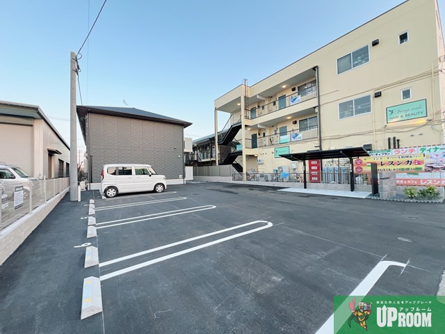 カーサ カンナの駐車場