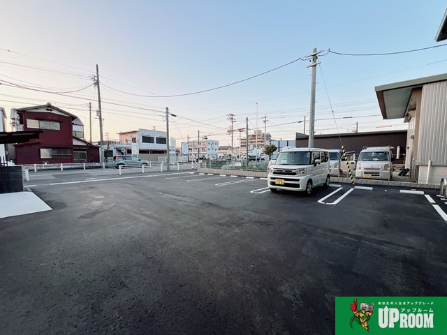 カーサ カンナの駐車場