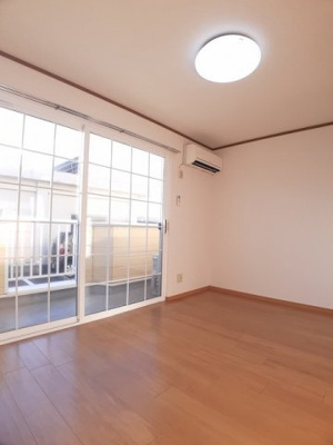 【居間・リビング】 | ピーチハウス | ゆったり過ごせるリビングです