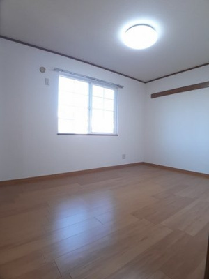 【内装】 | ピーチハウス | 明るい室内です