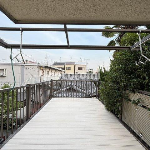 八雲北町車庫付き貸家のバルコニー