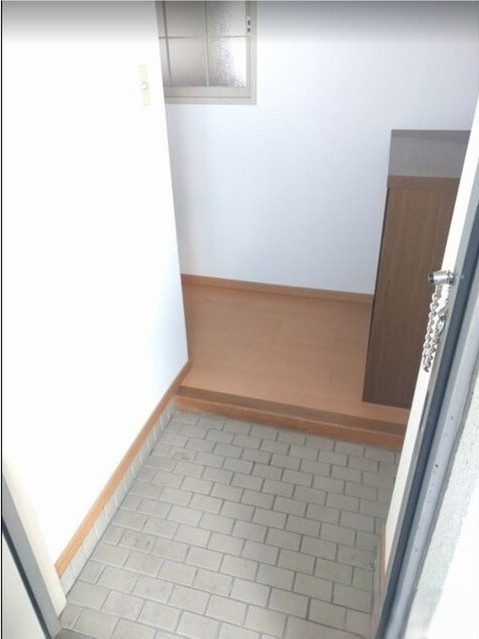 ヒカリノ宮ノ陣【10.000円キャッシュバック対象物件】の玄関